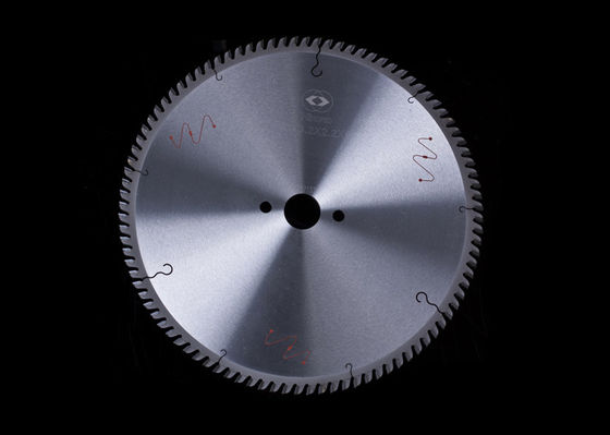 عرف SKS Japan Steel شحذ لوحة معدنية TCT شفرات المنشار 300x3.2x2.2x30x96T